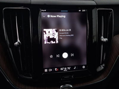 2023 Volvo XC60 Plus Bright Theme