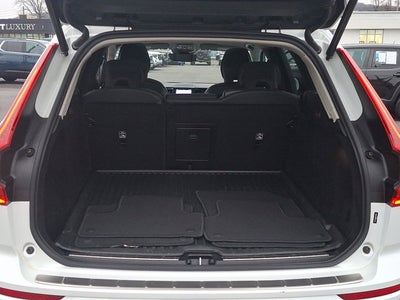 2023 Volvo XC60 Plus Bright Theme