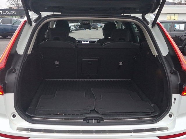 2023 Volvo XC60 Plus Bright Theme