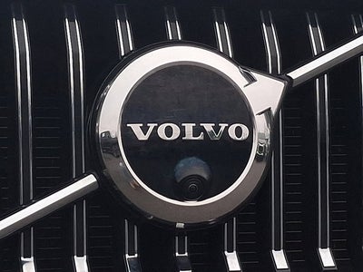 2023 Volvo XC60 Plus Bright Theme