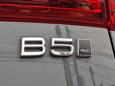 2023 Volvo XC60 Plus Dark Theme