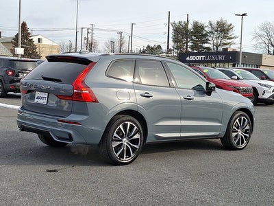 2023 Volvo XC60 Plus Dark Theme
