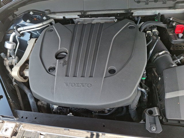 2023 Volvo XC60 Plus Dark Theme