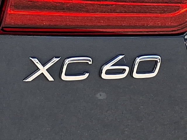 2023 Volvo XC60 Plus Dark Theme