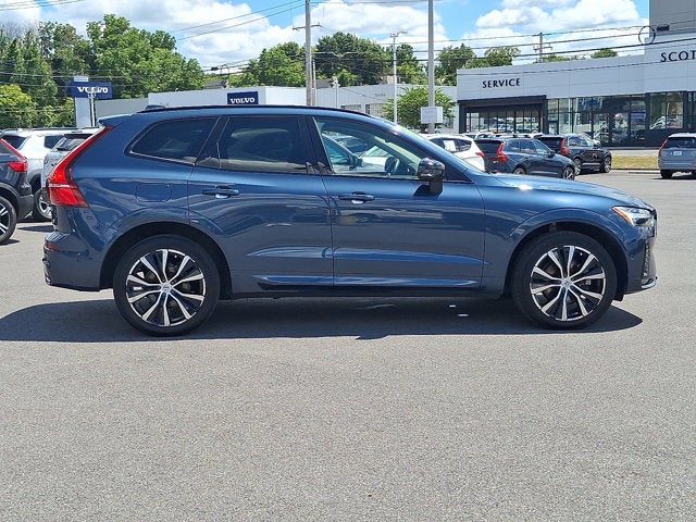 2023 Volvo XC60 Plus Dark Theme