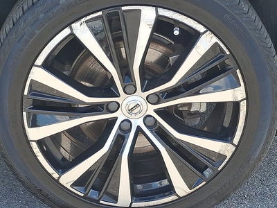 2023 Volvo XC60 Plus Dark Theme