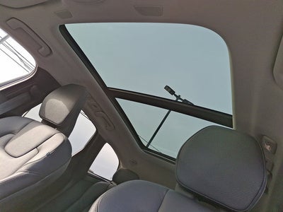 2023 Volvo XC60 Plus Dark Theme