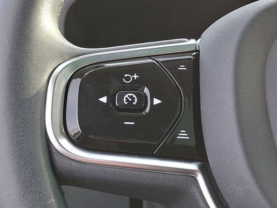 2023 Volvo XC60 Plus Dark Theme