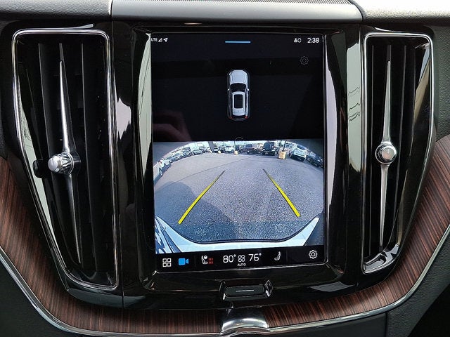 2023 Volvo XC60 Plus Dark Theme