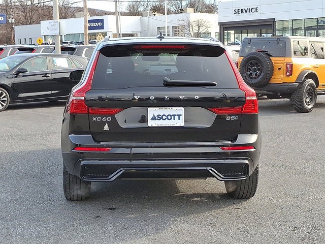 2023 Volvo XC60 Plus Dark Theme