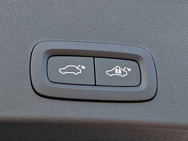 2026 Volvo XC40 Plus
