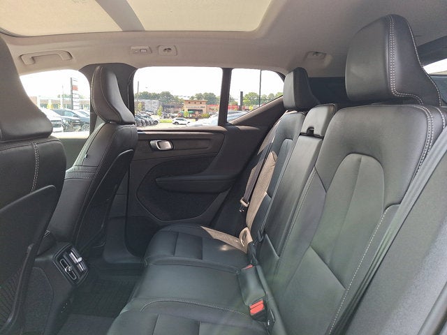 2024 Volvo XC40 Plus Bright Theme