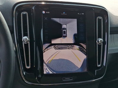 2024 Volvo XC40 Plus Bright Theme
