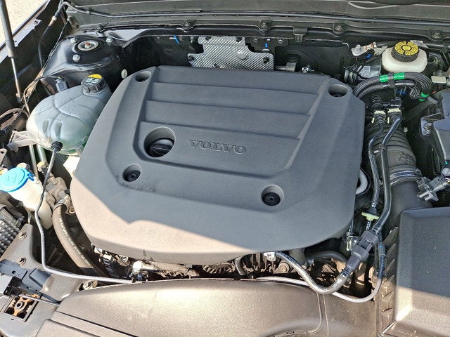 2024 Volvo XC40 Plus Bright Theme