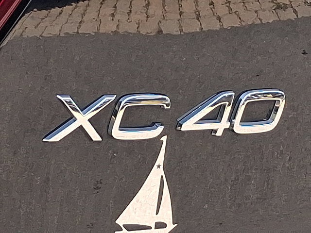 2024 Volvo XC40 Plus Bright Theme