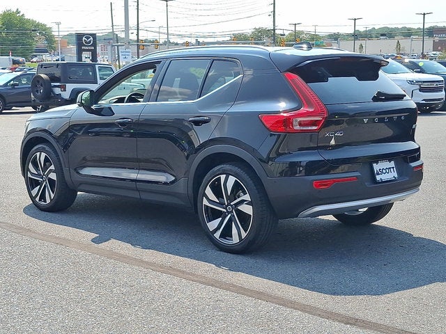 2024 Volvo XC40 Plus Bright Theme