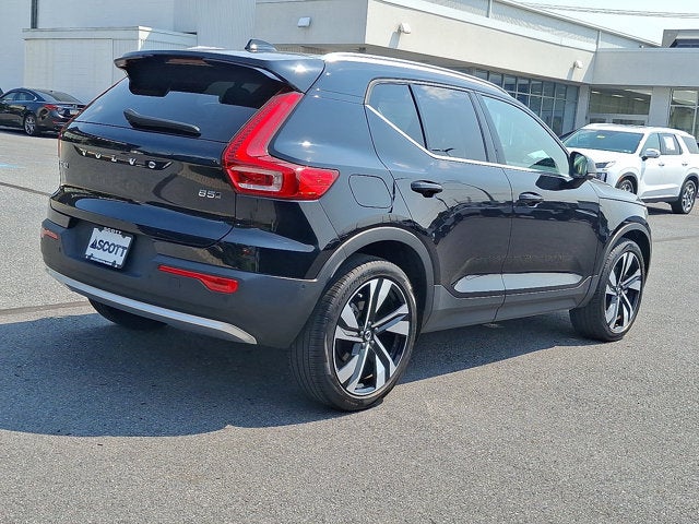 2024 Volvo XC40 Plus Bright Theme