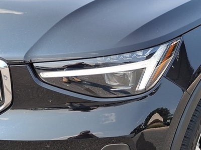 2024 Volvo XC40 Plus Bright Theme