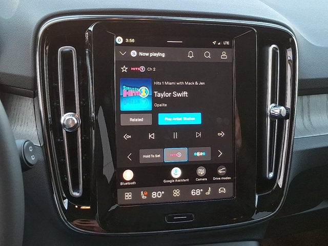 2026 Volvo XC40 Core