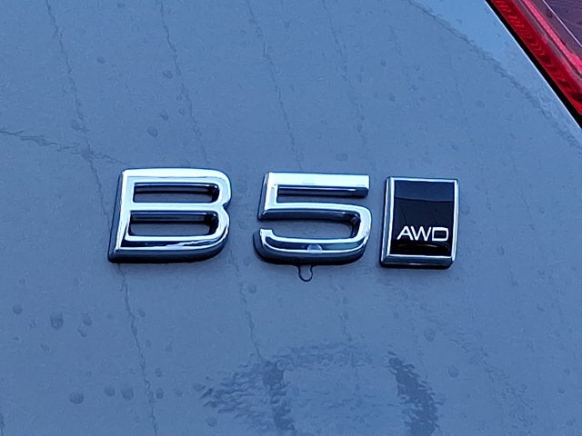2026 Volvo XC40 Core