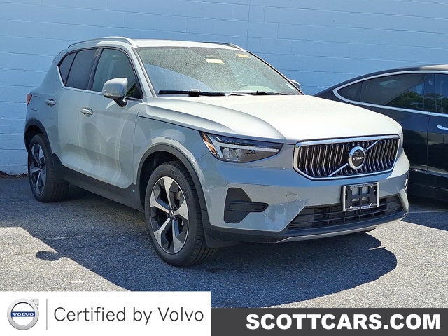 2024 Volvo XC40 B5 Core