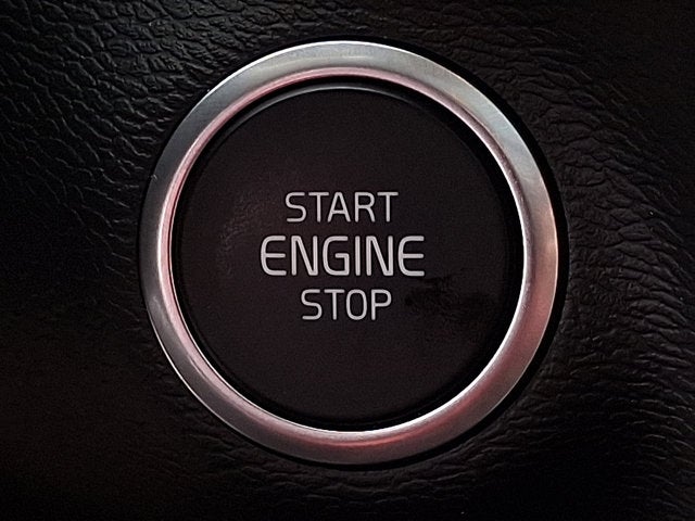 2025 Volvo XC40 Ultra Dark Theme