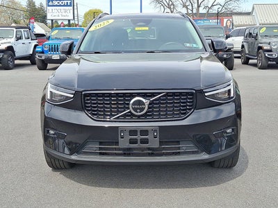 2025 Volvo XC40 Ultra Dark Theme