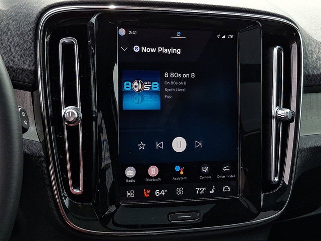 2025 Volvo XC40 Ultra Dark Theme