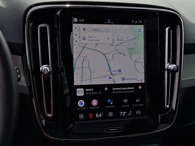 2025 Volvo XC40 Ultra Dark Theme