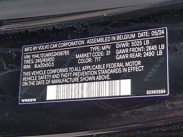 2025 Volvo XC40 Ultra Dark Theme