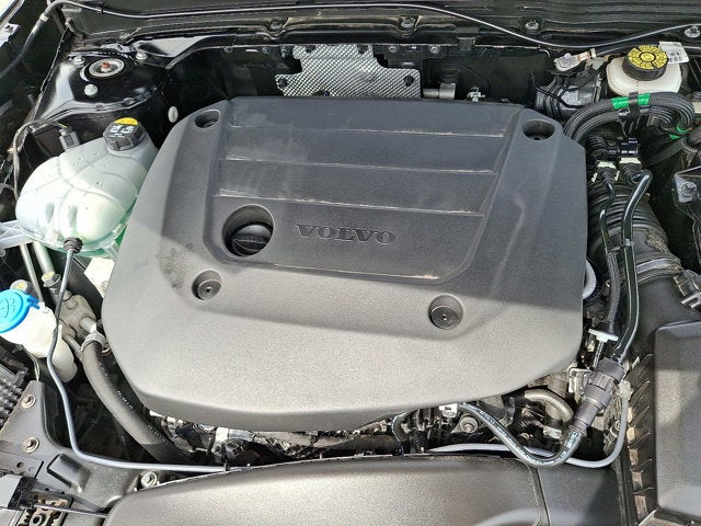 2025 Volvo XC40 Ultra Dark Theme