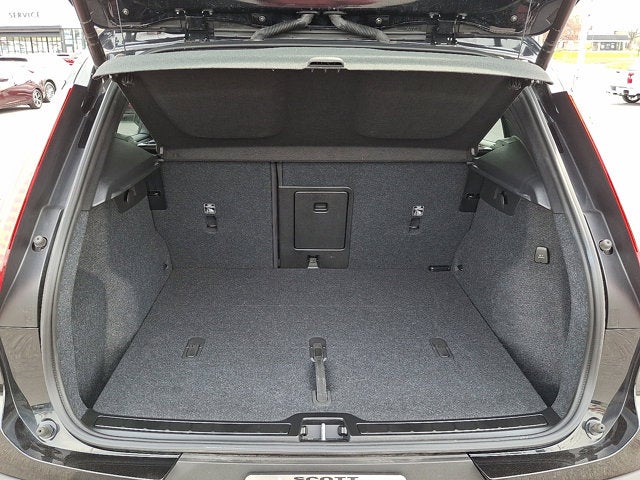 2025 Volvo XC40 Ultra Dark Theme