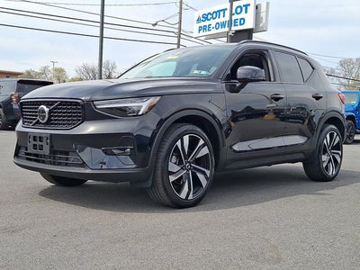 2025 Volvo XC40 Ultra Dark Theme