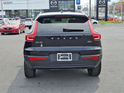 2025 Volvo XC40 Ultra Dark Theme