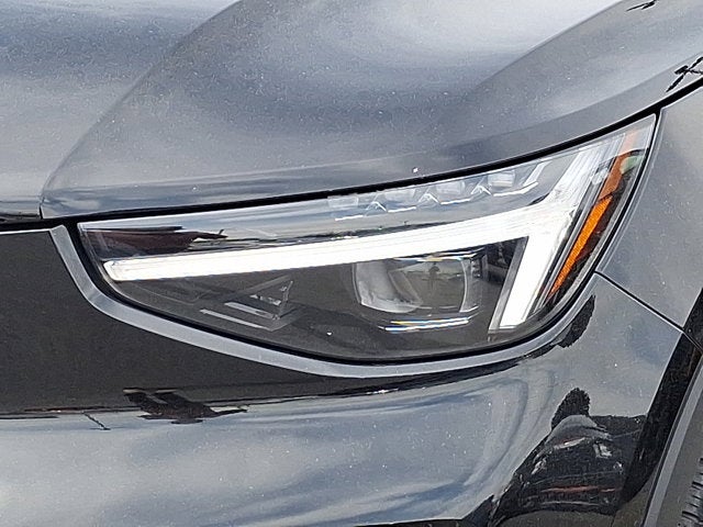 2025 Volvo XC40 Ultra Dark Theme