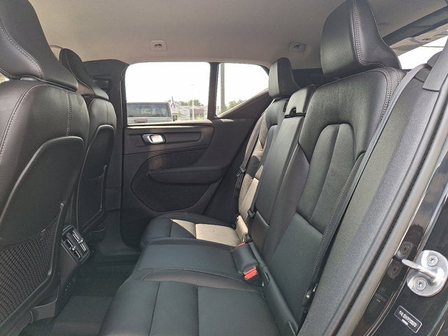 2023 Volvo XC40 Core