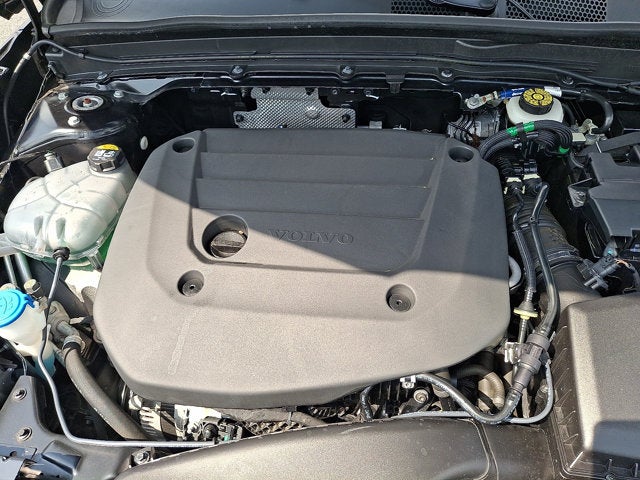 2023 Volvo XC40 Core