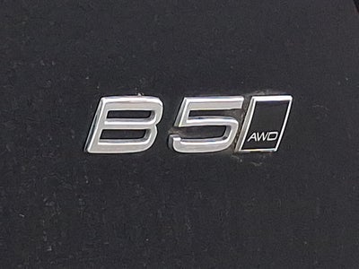 2023 Volvo XC40 Core