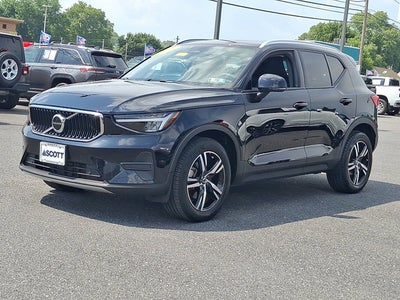 2023 Volvo XC40 Core
