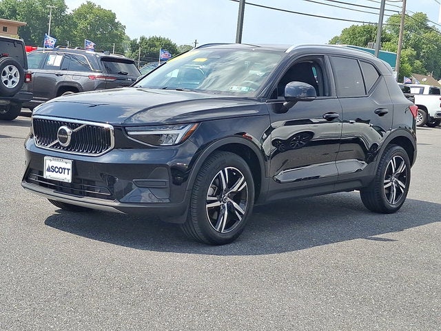 2023 Volvo XC40 Core