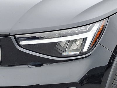 2023 Volvo XC40 Core