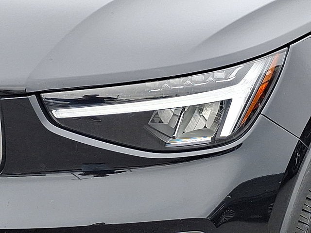 2023 Volvo XC40 Core