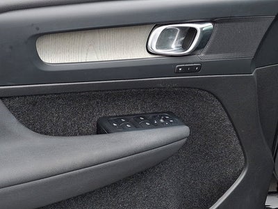 2023 Volvo XC40 Core