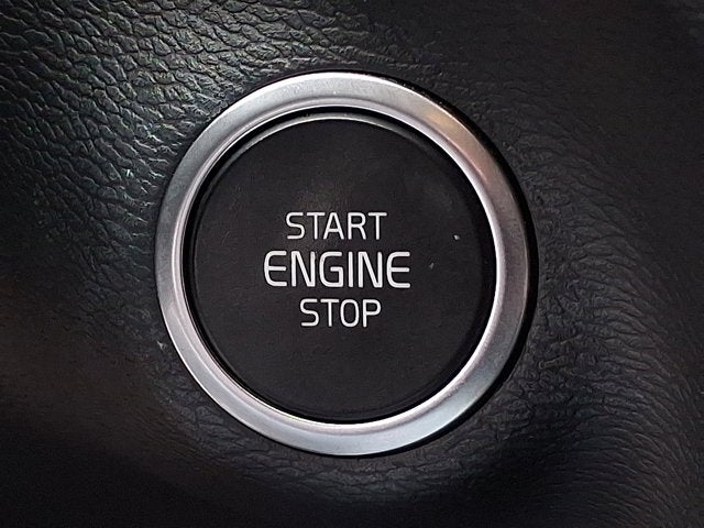 2023 Volvo XC40 Core