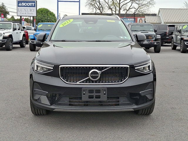 2023 Volvo XC40 Core