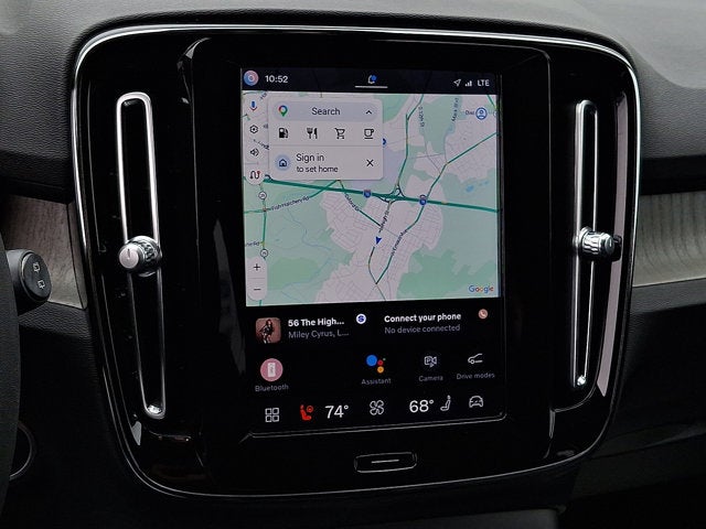 2023 Volvo XC40 Core