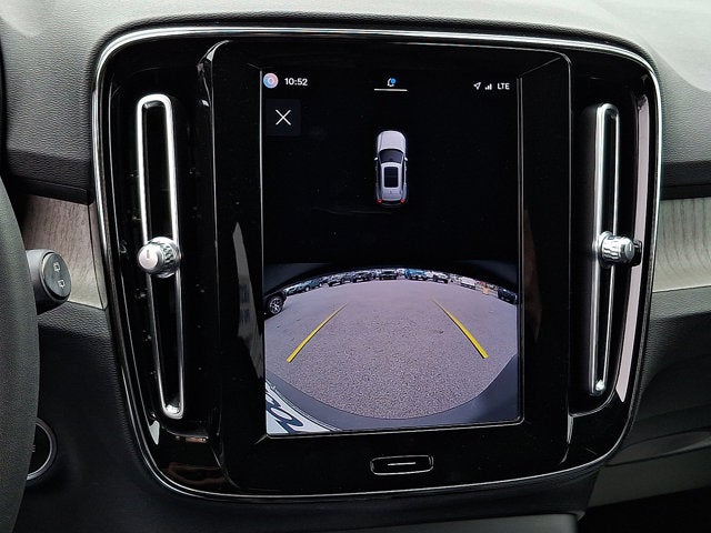 2023 Volvo XC40 Core