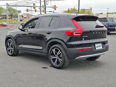 2023 Volvo XC40 Core