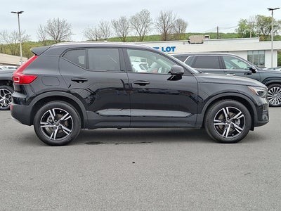 2023 Volvo XC40 Core