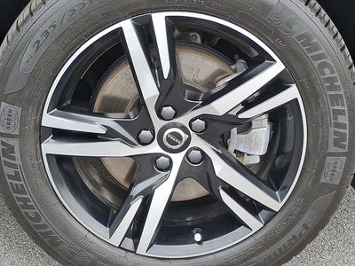 2023 Volvo XC40 Core